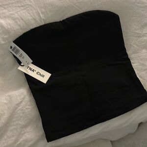 NEVER WORN. NWT aritzia top